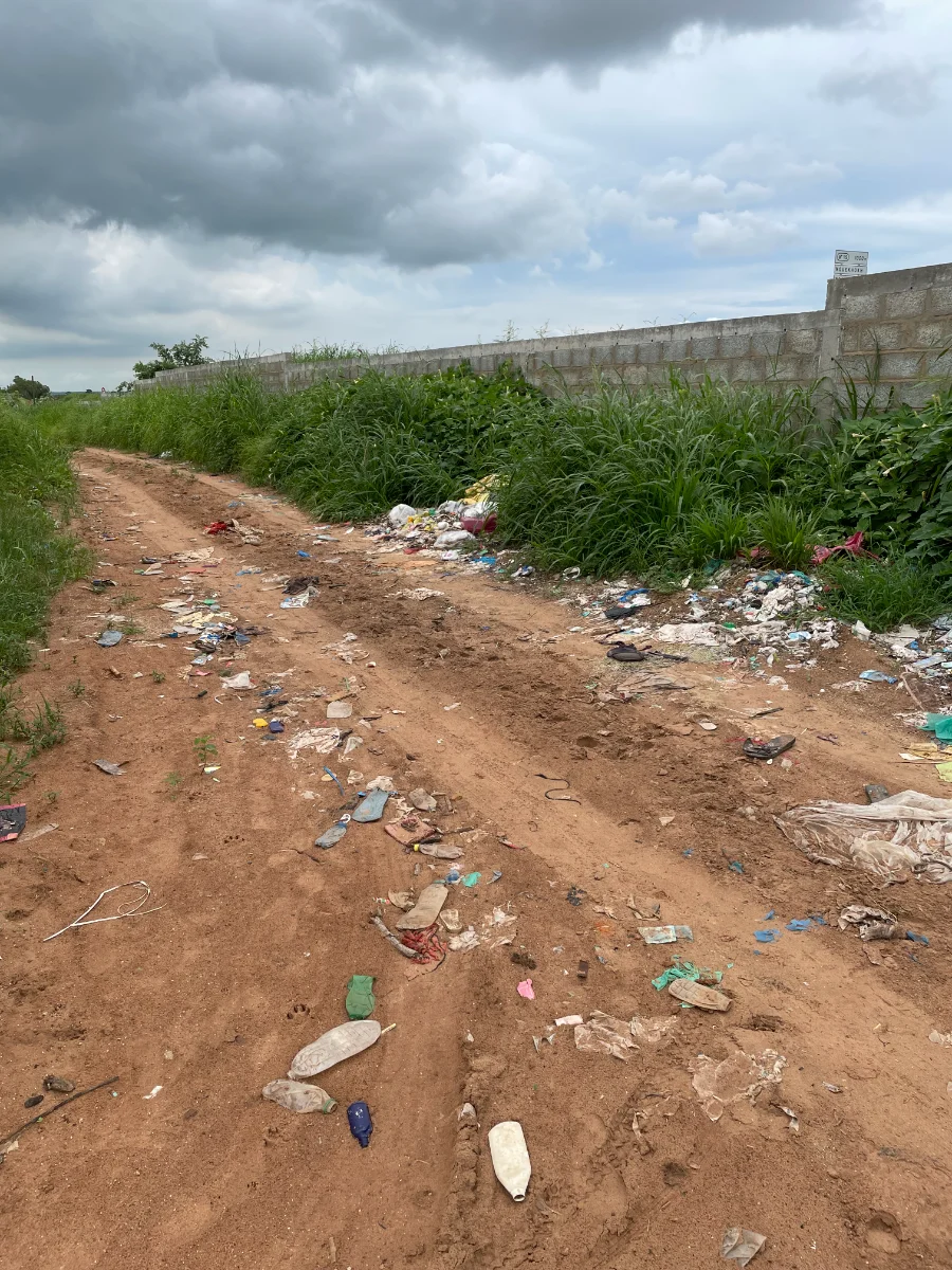 Chemin de campagne, Keur Gondé, décharge sauvage